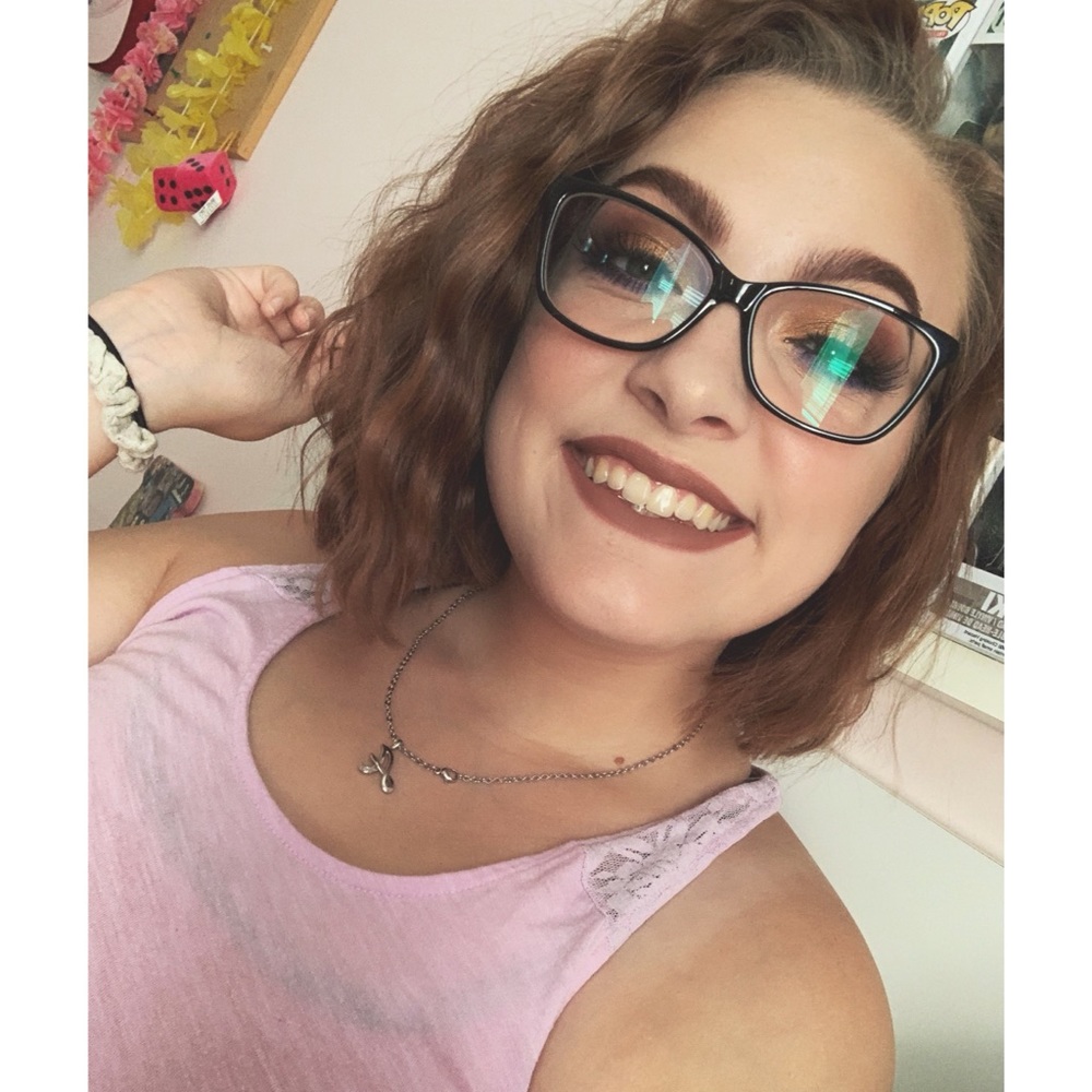 Meet your Posher, Alexis